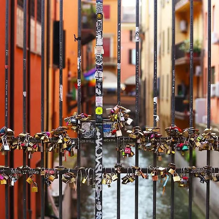 Magnolia Italian Hostings