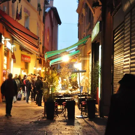 Magnolia Italian Hostings بيت ضيافة 4*