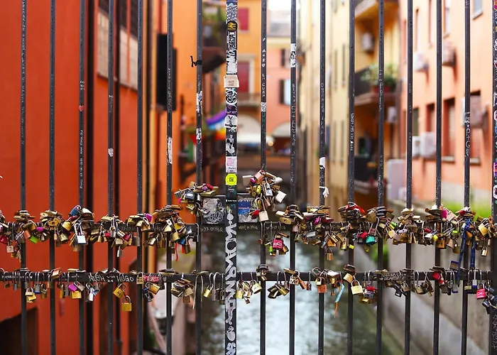 Magnolia Italian Hostings